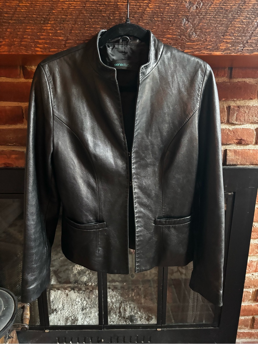 Siena Studio Black 100% Leather Jacket | Mandarin Collar Hook Closure